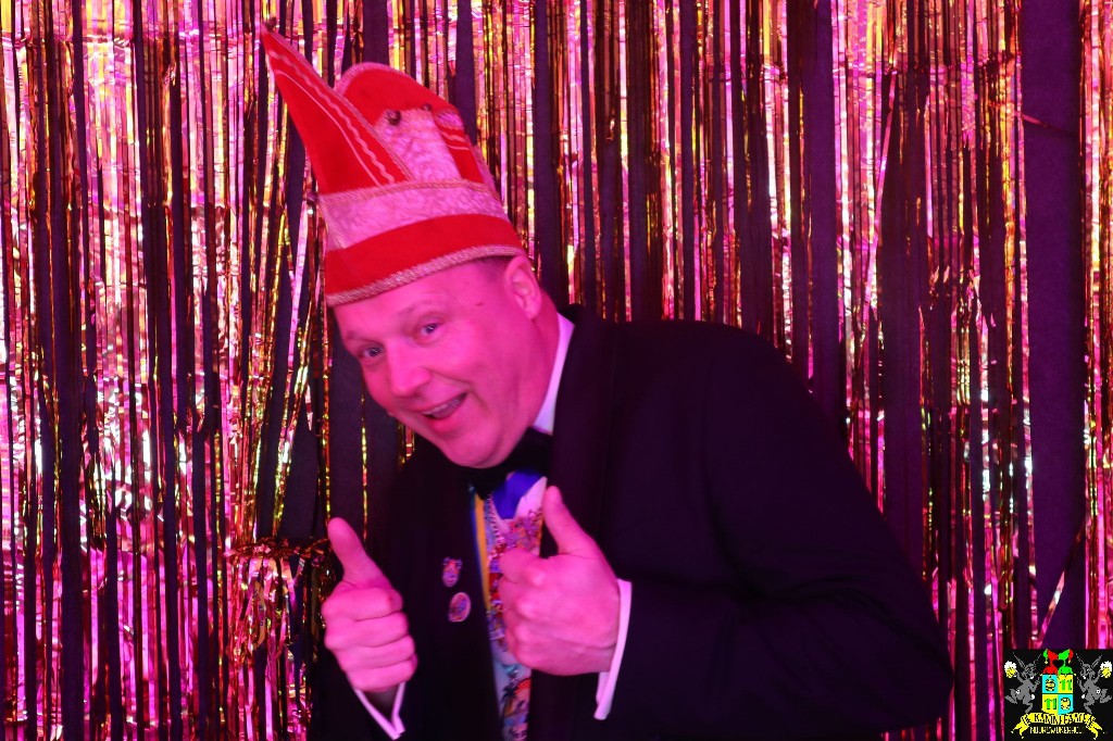 ../Images/Jeugd Opwarmbal Photobooth 085.jpg